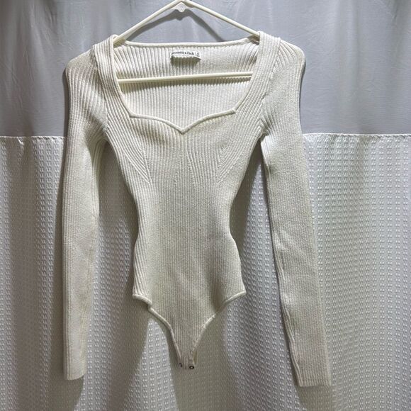 Abercrombie & Fitch Tops - Abercrombie & Fitch Cream Bodysuit!!
